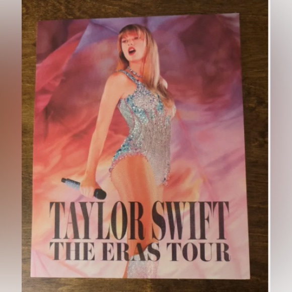 TAYLOR SWIFT THE ERAS TOUR MOVIE 2023 - AMC EXCLUSIVE - MINI POSTER 8X10 - Picture 1 of 1